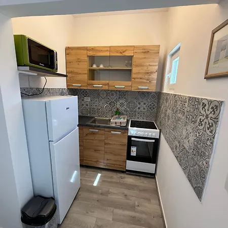 Appartement Seawave - For 4 With Patio, Close To Beach! Vodice