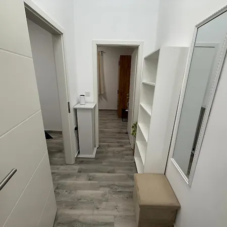 Seawave - For 4 With Patio, Close To Beach! * Vodice