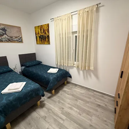 Seawave - For 4 With Patio, Close To Beach!